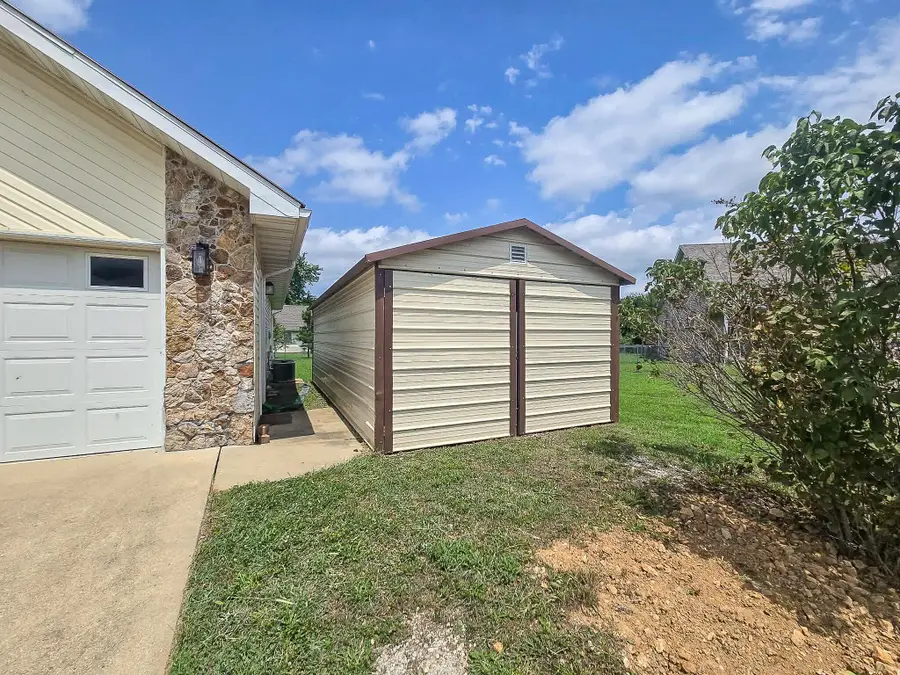 801 E Clay Street, Mountain Grove, MO 65711 - #2