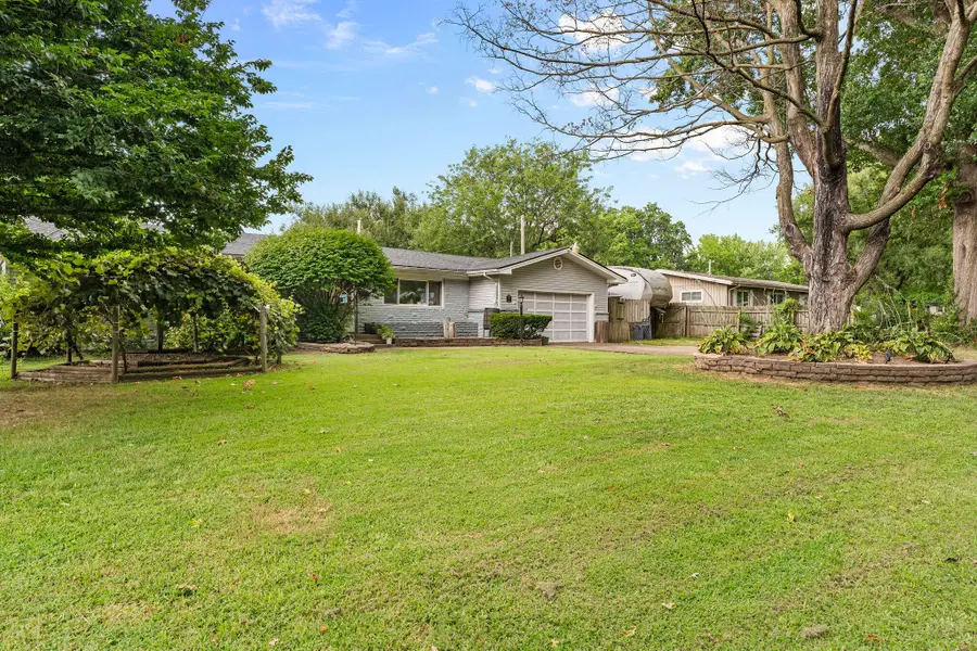 1953 S Meadowview Avenue, Springfield, MO 65804 - #3