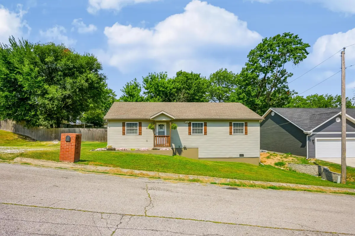 2010 Sally Ann Avenue, Neosho, MO 64850 - #1