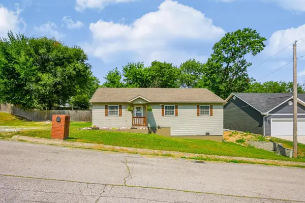 2010 Sally Ann Avenue, Neosho, MO 64850