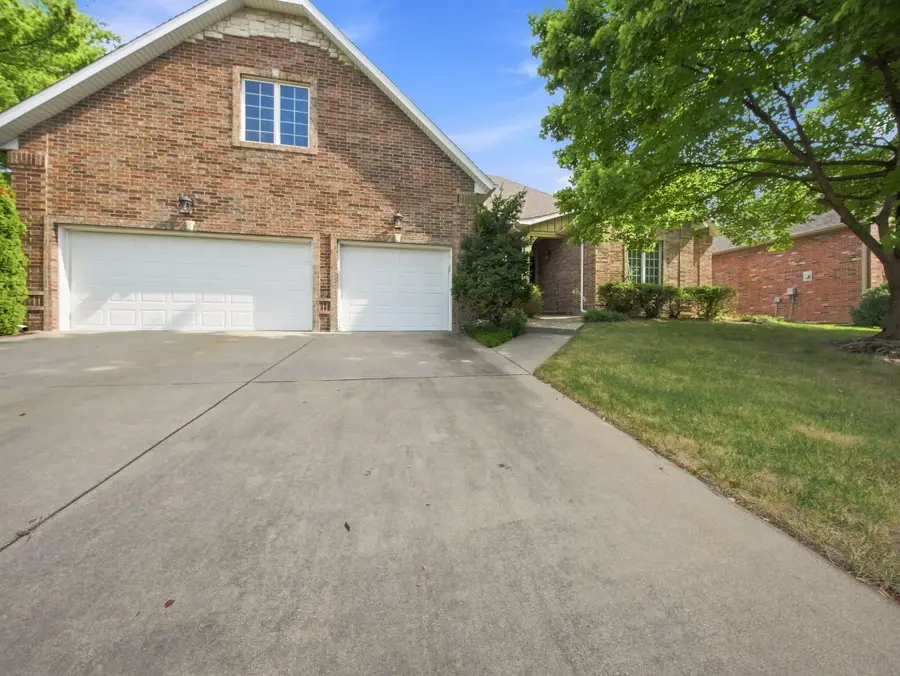 3411 E Anne Street, Ozark, MO 65721 - #2
