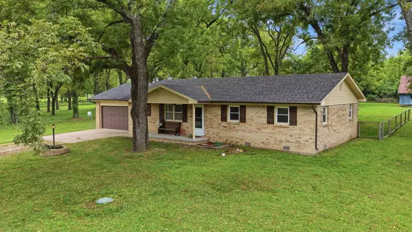 1031 N Lemmon Avenue, Bolivar, MO 65613