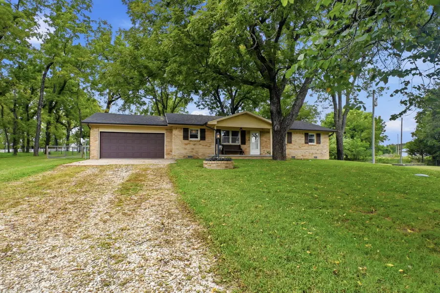 1031 N Lemmon Avenue, Bolivar, MO 65613 - #2