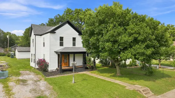 1139 W Lynn Street, Springfield, MO 65802