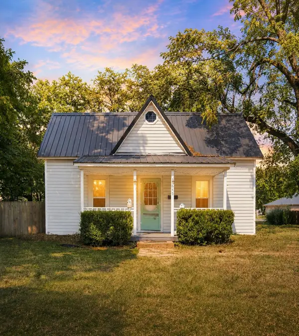 645 N Walnut Avenue, Republic, MO 65738