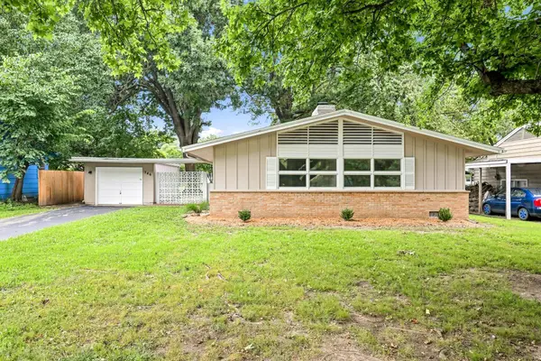 746 N Oak Grove Avenue, Springfield, MO 65802