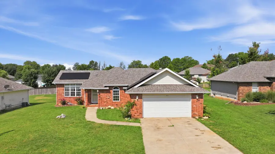605 W Chandler Drive, Willard, MO 65781 - #2