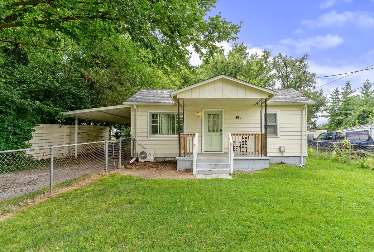 1616 W Belmont Street, Springfield, MO 65802 - #1