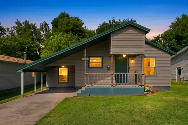 1211 N Warren Avenue, Springfield, MO 65802