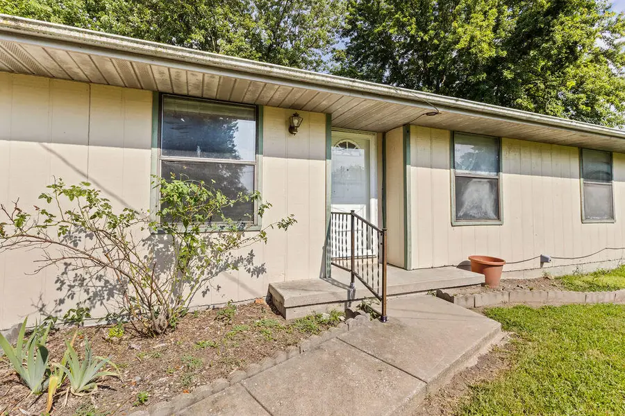 1738 N Oak Grove Avenue, Springfield, MO 65803 - #2