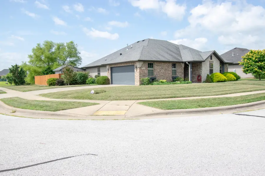 1898 E Latana Drive, Ozark, MO 65721 - #2