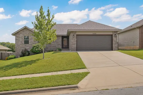 4388 N Katrina Avenue, Springfield, MO 65803