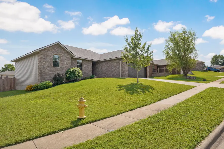 4388 N Katrina Avenue, Springfield, MO 65803 - #2