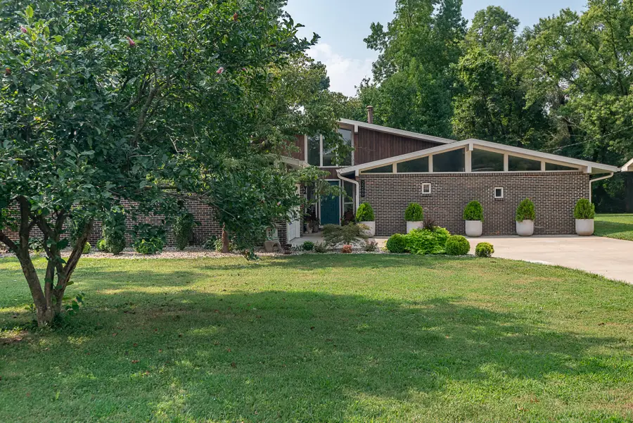 2266 E Sunset Street, Springfield, MO 65804 - #2