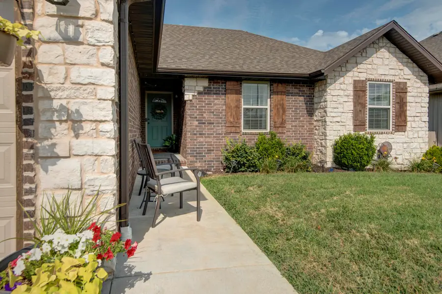 689 N Maplewood Hills Road, Nixa, MO 65714 - #2