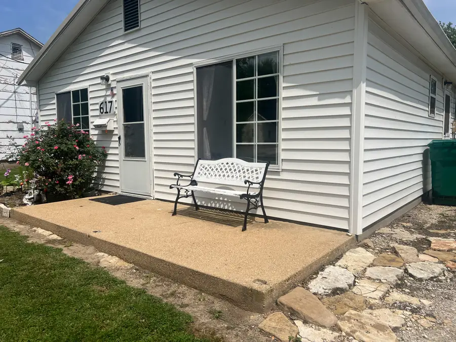 617 W Frisco Street, Mountain Grove, MO 65711 - #3