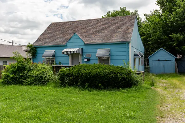 1210 S Market Street, Mt Vernon, MO 65712