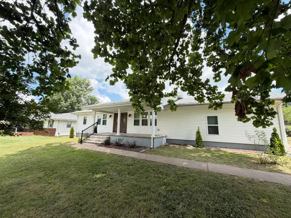 1255 E Bonaire Drive, Springfield, MO 65803