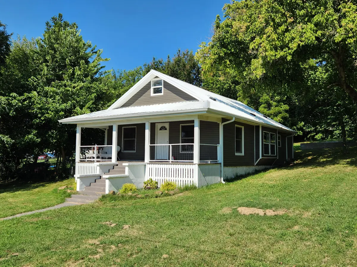 106 Mountain Street, Cassville, MO 65625 - #1