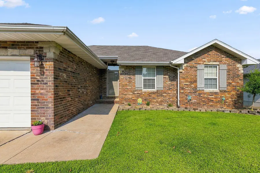 3333 S Lakeside Avenue, Springfield, MO 65804 - #2