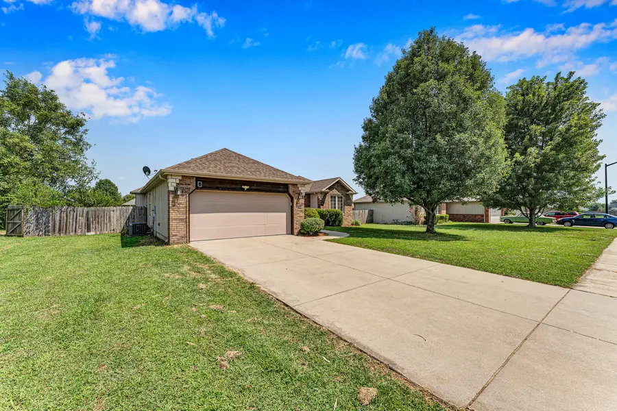 700 N Lexington Avenue, Republic, MO 65738 - #2