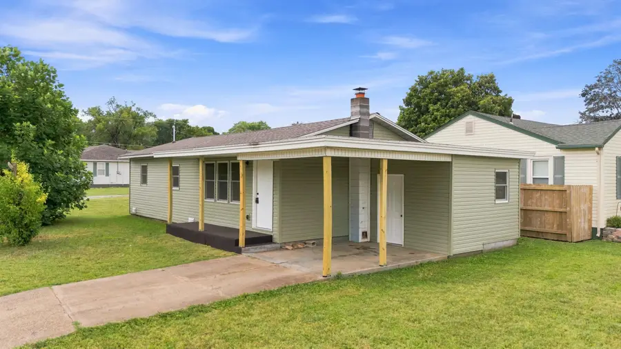 911 N Utah Street, West Plains, MO 65775 - #2