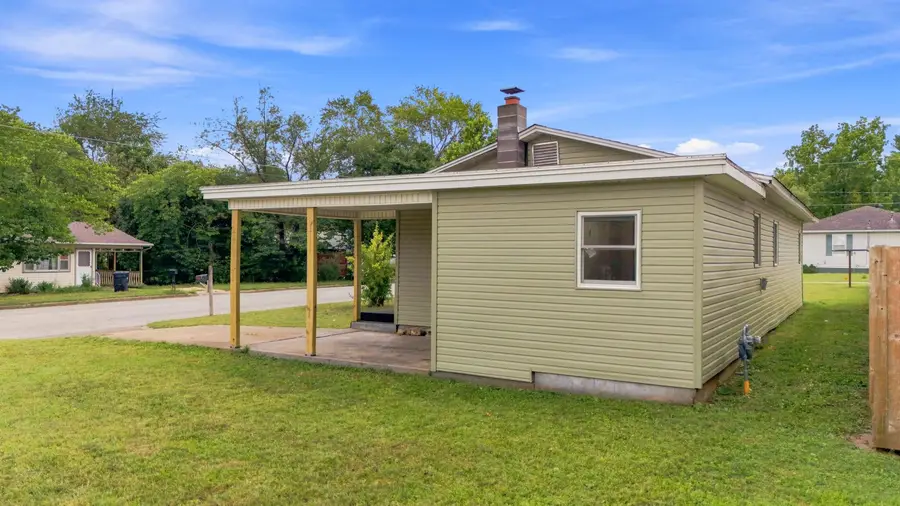 911 N Utah Street, West Plains, MO 65775 - #3