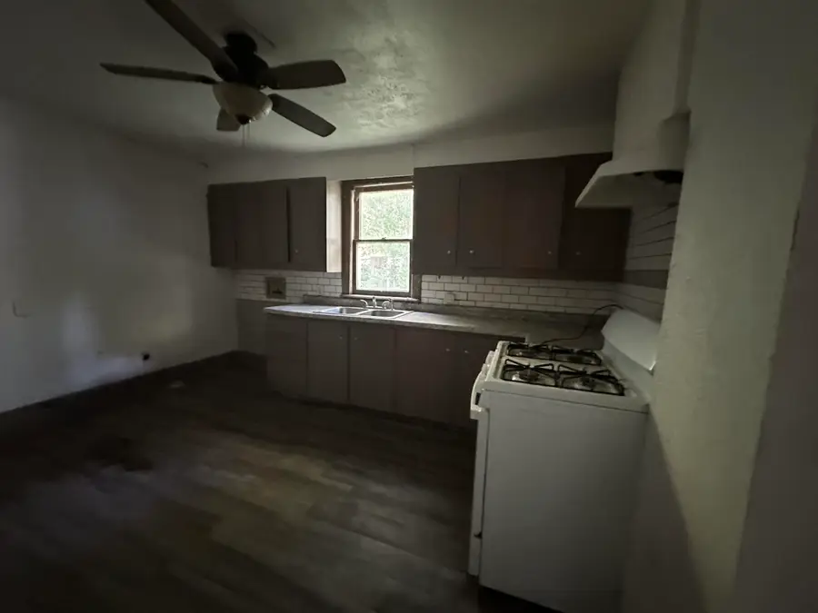 1201 N Davies Avenue, Springfield, MO 65802 - #3