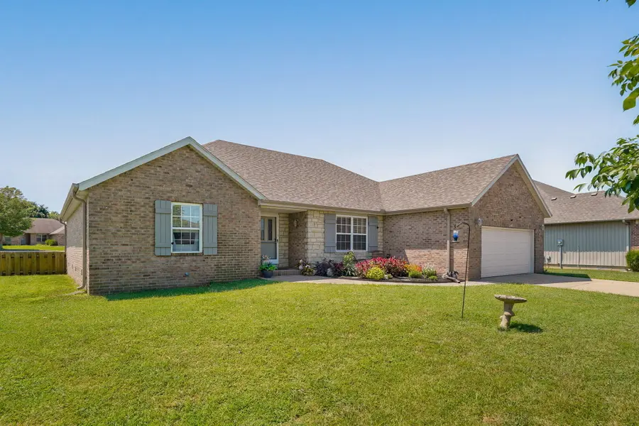 1130 N Gretchen Street, Nixa, MO 65714 - #2