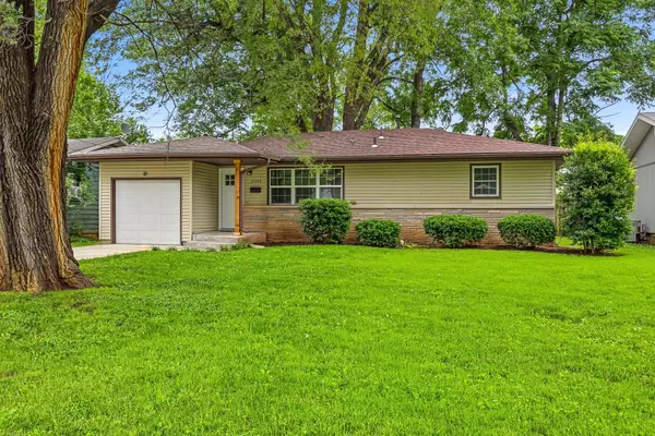 2308 S Delaware Avenue, Springfield, MO 65804