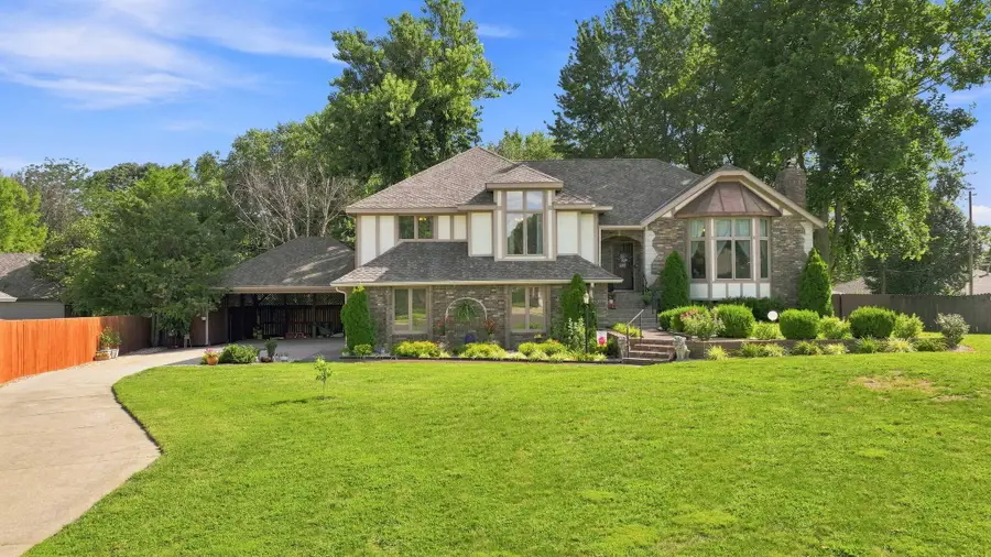 862 W Kingsway Drive, Springfield, MO 65810 - #2