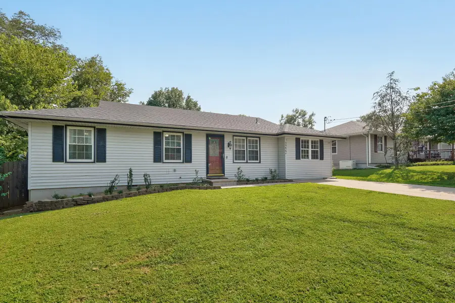 3222 W Olive Street, Springfield, MO 65802 - #2
