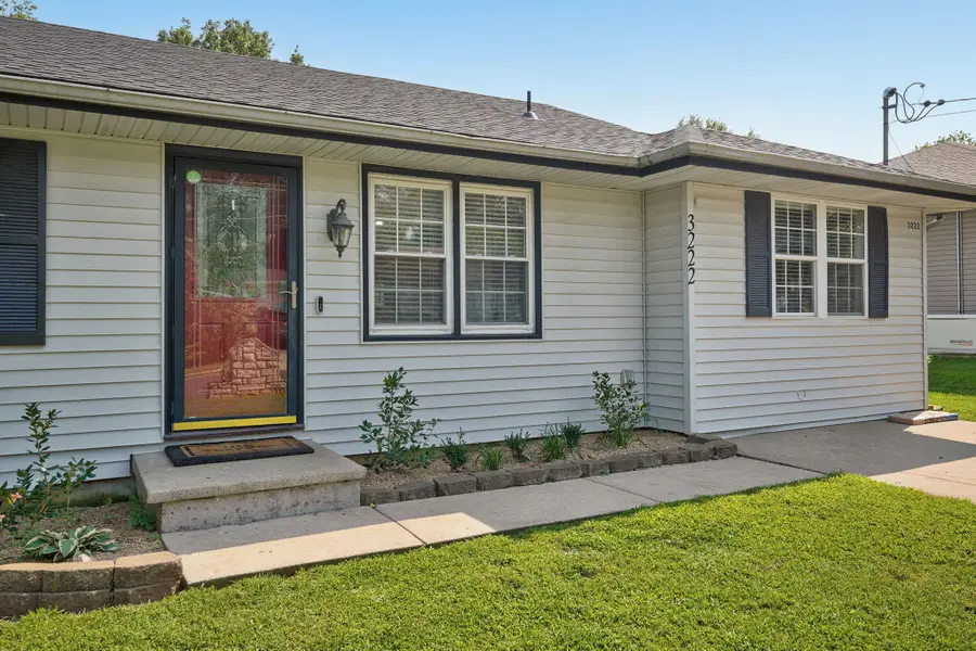 3222 W Olive Street, Springfield, MO 65802 - #3