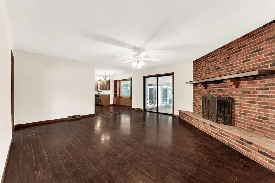 1543 E Glenwood Street, Springfield, MO 65804 - #2
