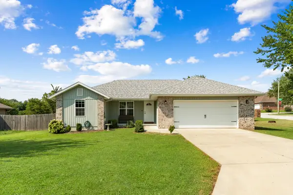 315 Town Loop, Marshfield, MO 65706