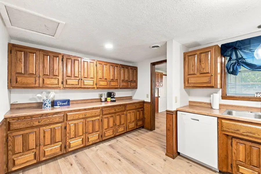 404 N Hartford Avenue, Bolivar, MO 65613 - #3