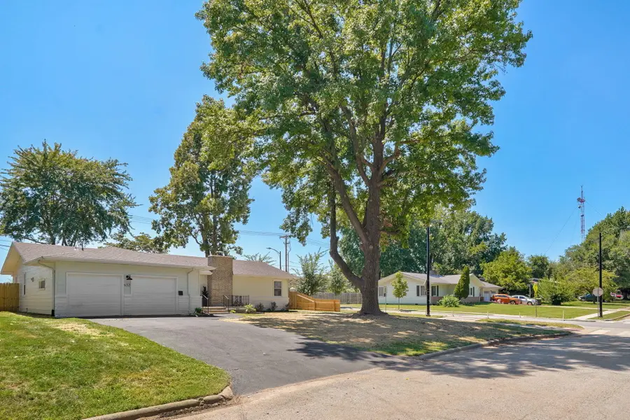 652 W University Street, Springfield, MO 65807 - #2