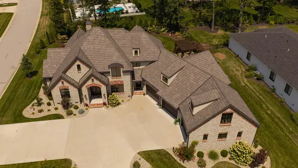 871 E Kenmare Court, Nixa, MO 65714