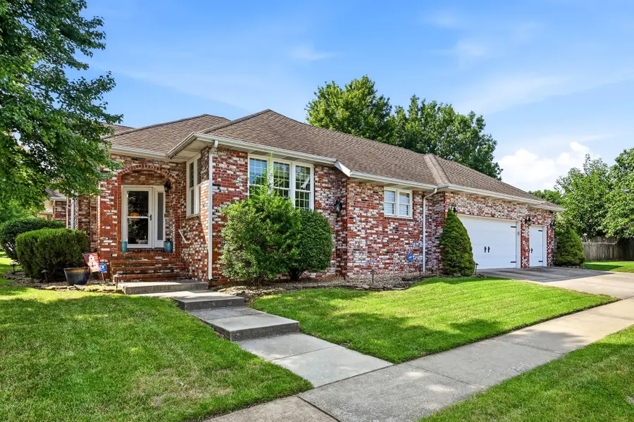 4621 S Warren Road, Springfield, MO 65810 - #2