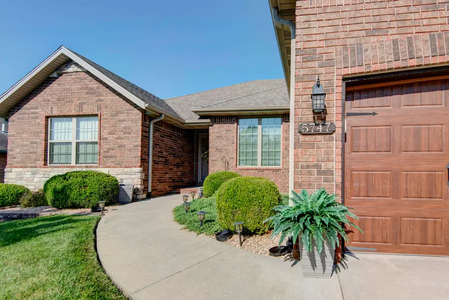 5747 S Winsor Drive, Battlefield, MO 65619 - #2