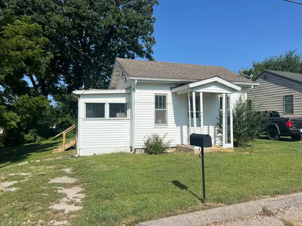 205 N Ash Street, Willow Springs, MO 65793