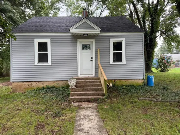 502 E Locust Street, Stockton, MO 65785