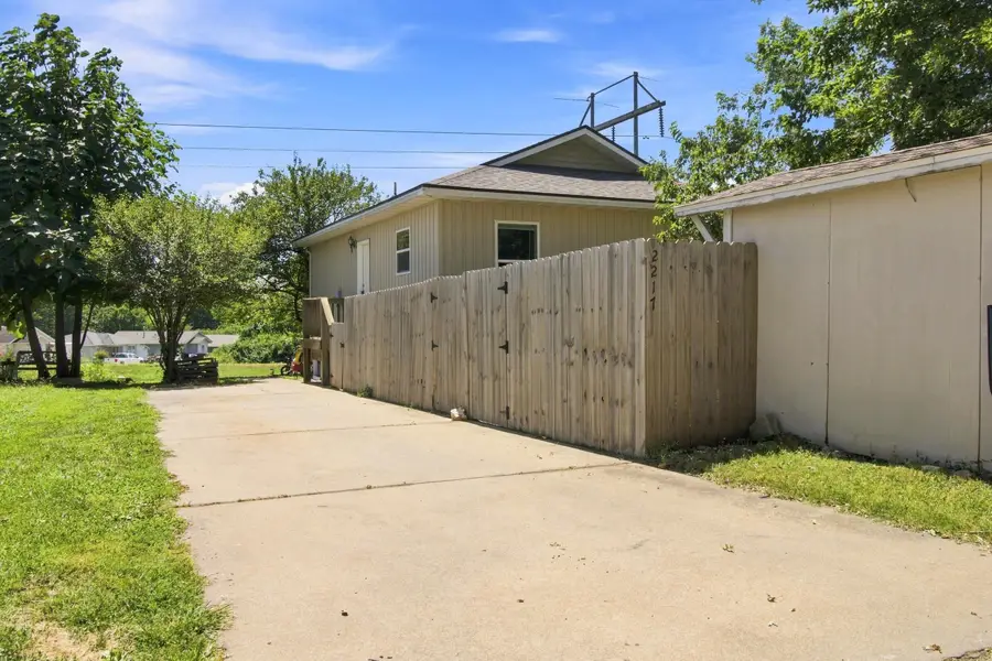 2217 W Volunteer Way, Springfield, MO 65803 - #2