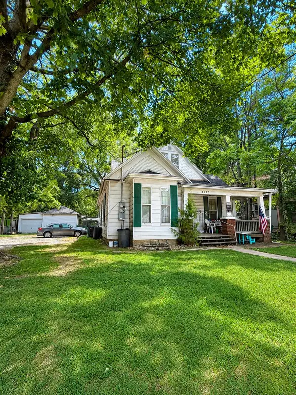 1322 N Grant Avenue, Springfield, MO 65802