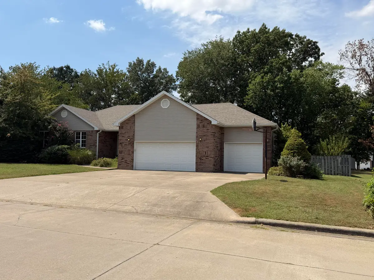 1661 N Main Avenue, Bolivar, MO 65613 - #1