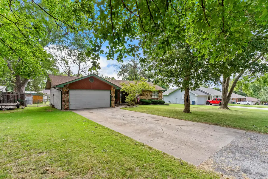 4650 S Holiday Avenue, Springfield, MO 65810 - #2