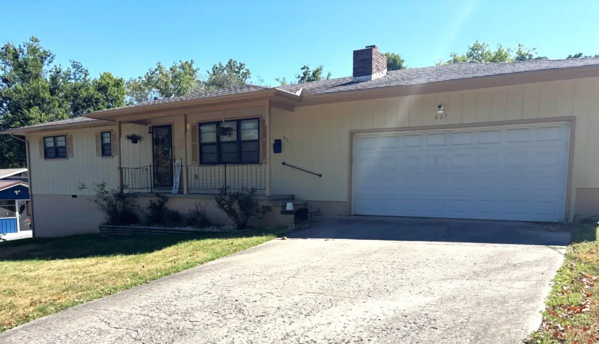 807 S Ripley Street, Neosho, MO 64850 - #1