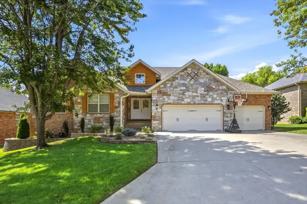 848 E Country Ridge Street, Nixa, MO 65714