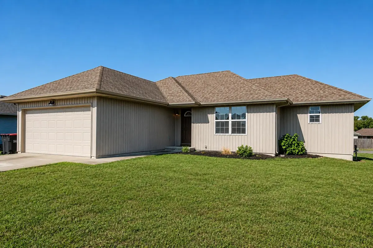 107 Cherry Avenue, Clever, MO 65631 - #1