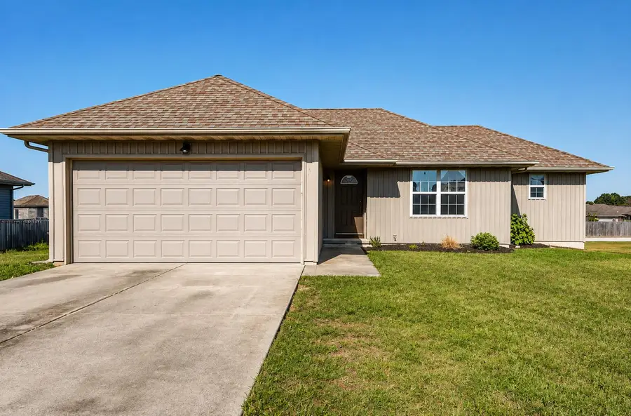 107 Cherry Avenue, Clever, MO 65631 - #2